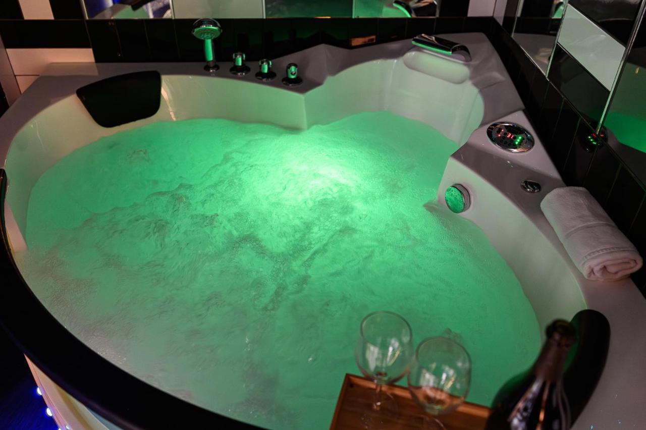 Stylish With Jacuzzi By Ndp Rent Apartment โรม ภายนอก รูปภาพ